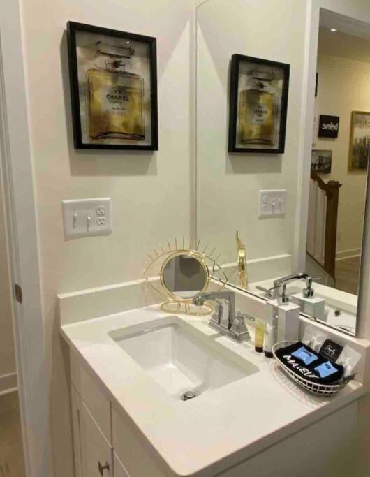 Luxurious 3 Story Townhome *